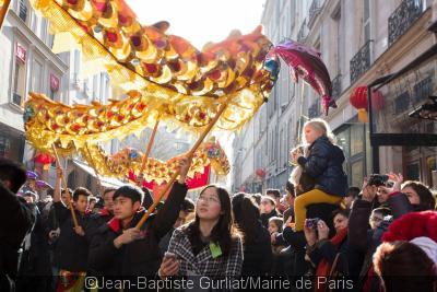 124261-defile-du-nouvel-an-chinois-de-paris-2015-place-de-la-republique