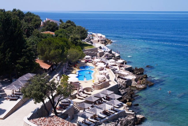 Look-Voyages-Club-Lookea-Rosa-Montenegro_(1)