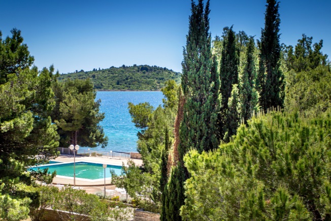 Look-Voyages-Croatie-Club-Lookea-Dalmatia-piscine-2
