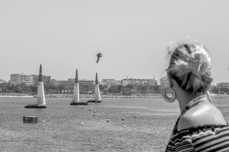 Red Bull Air Race, une première voltige à Cannes et puis s’en va | Ficanasseries abla-red-bull