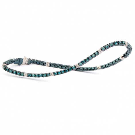 Bracelet Tennis ou bracelet rivière, une tendance qui dure ar-bracelet-tennis-1-ct-diamant-bleu-en-or-bleu-alessandra-b9105tspwu5k0-31171