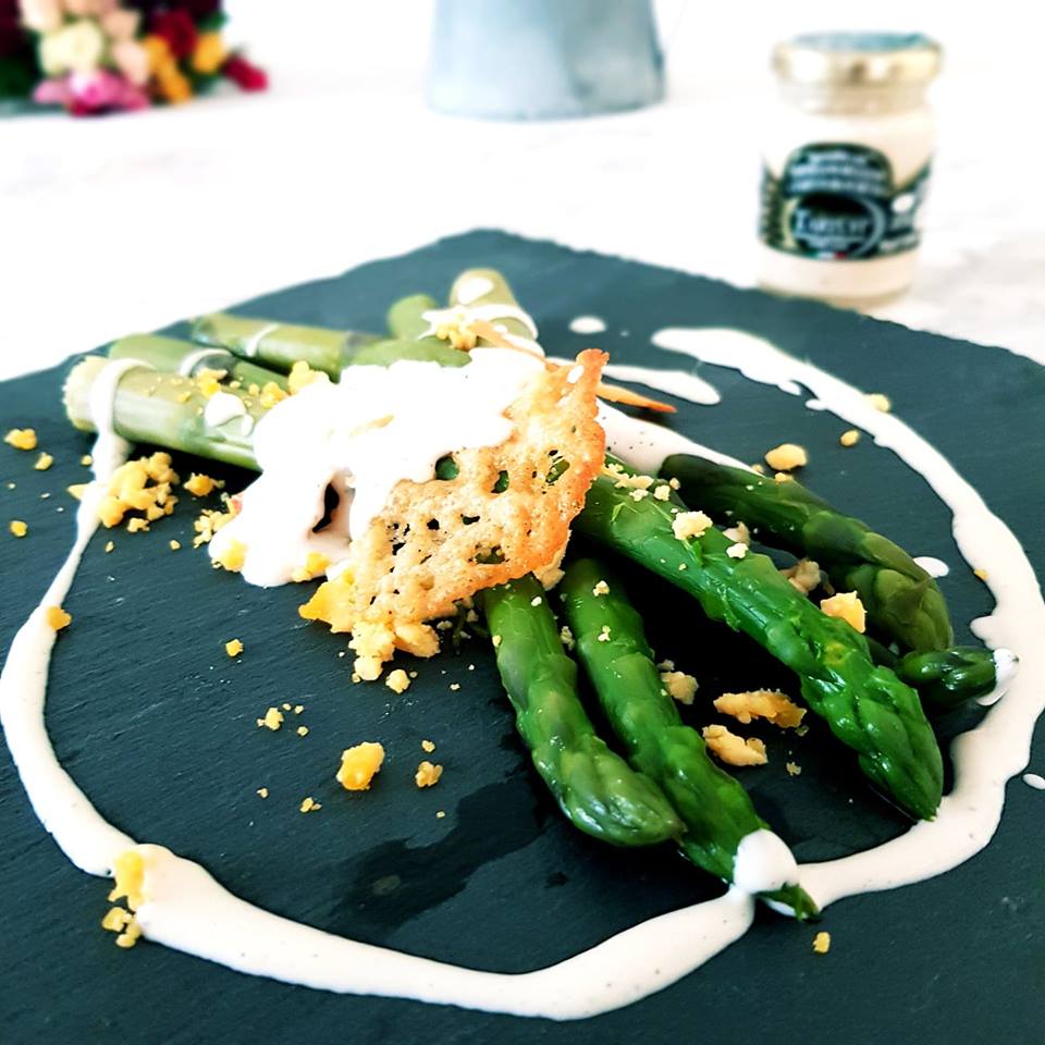 Asperges vertes à la crème de Parmesan à la truffe | Recette Asperges vertes à la crème de Parmesan à la truffe | Recette