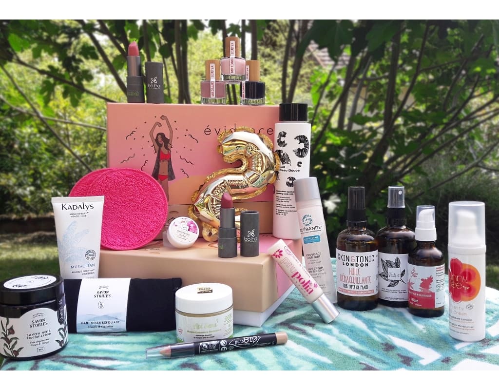 La box du mois | La box Evidence fête ses 2 ans box-evidence-aout-tousproduits-min-1