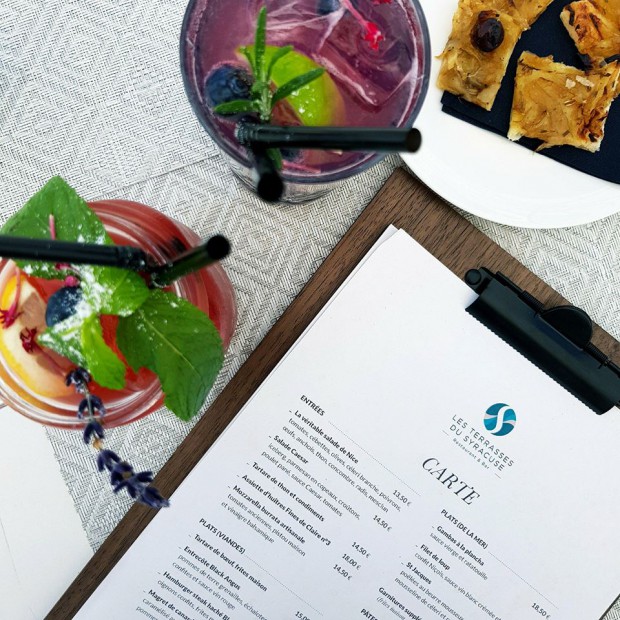 cocktails-flatlay