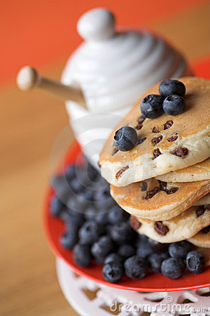 crêpes-écossaises-avec-des-raisins-secs-13105938