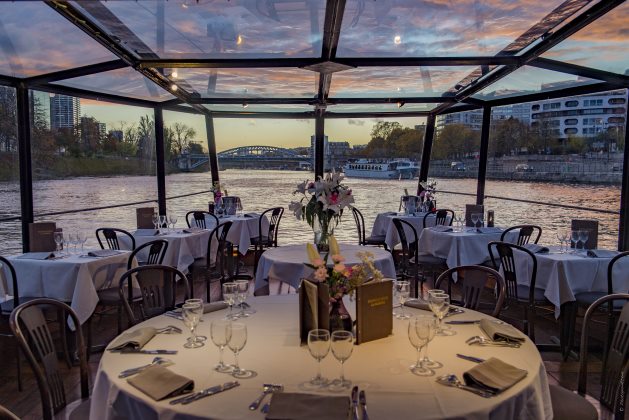 Escapade parisienne : un dîner sur la Seine