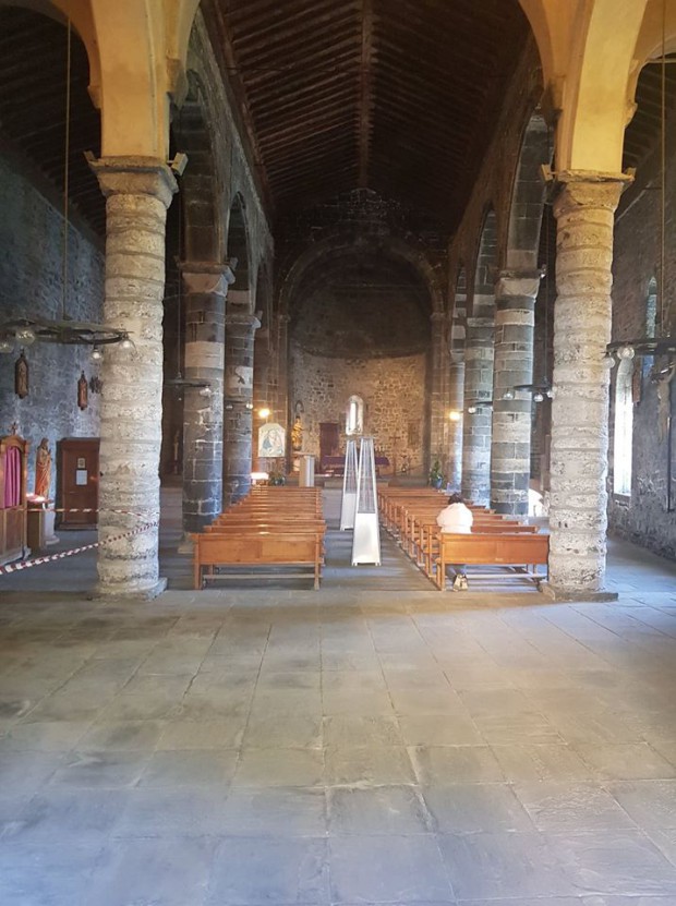 eglise-interieure-cinque-terre