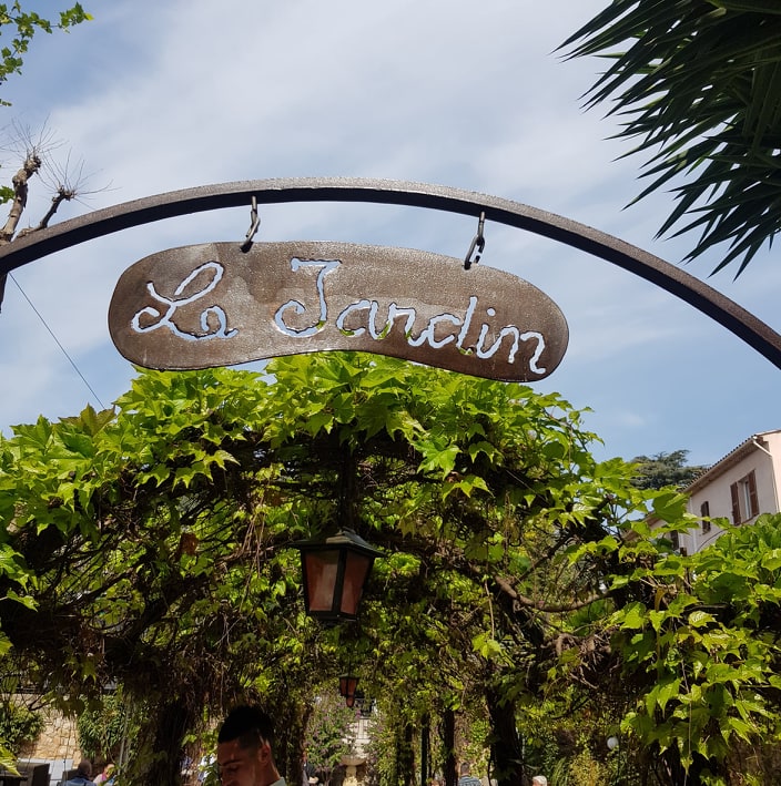 News food : Le jardin, l’adresse intemporelle de Cannes en été (concours) enseigne-jardin
