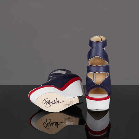 gwen-stefani-signed-gx-shoes