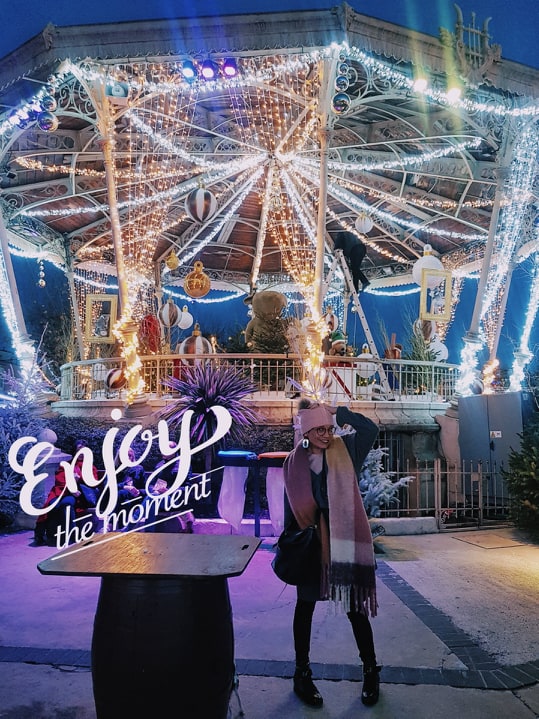 Sèche tes larmes et souris à la vie, c’est la magie de Noël on t’a dit ! marche-noel-cannes