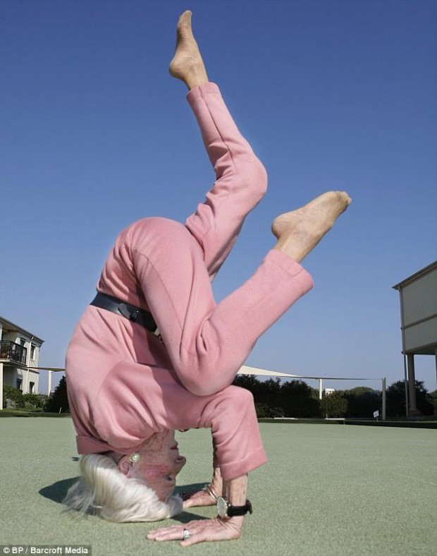 mrs-calman-super-grand-mere-yoga-L-2