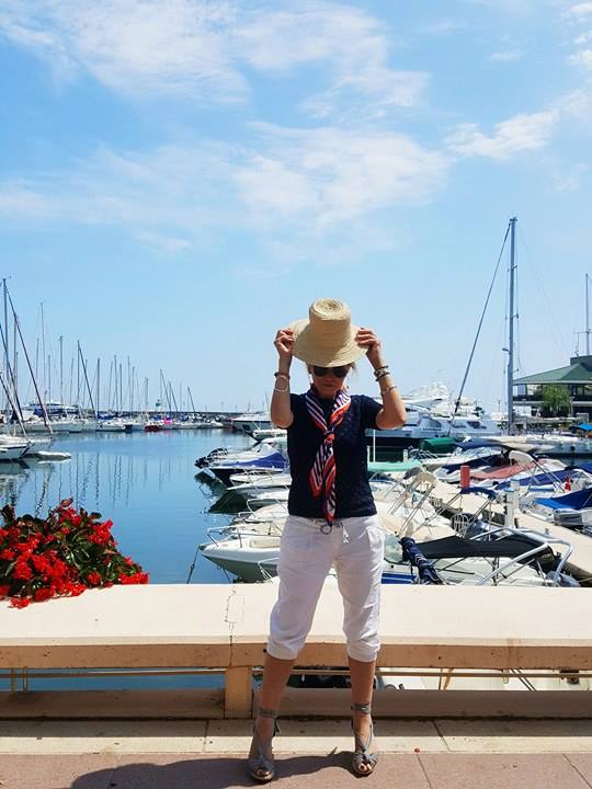pantacourt femme bord de mer