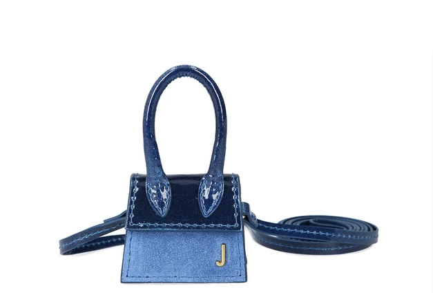 A part le petit chiquito Jacquemus, on craque pour quoi chez cette it marque ? petit-chiquito-bleu