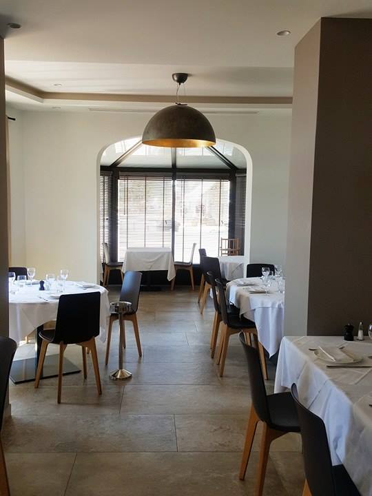 salle_bistrot_du_port_golfe_juan