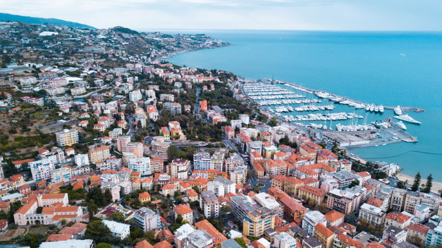 5 villes italiennes à visiter proches de la Côte d’Azur sanremo_danilo-cestonato-n25vx0k7DFs-unsplash