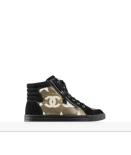 sneakers-grid-center.jpg.fashionImg.hi